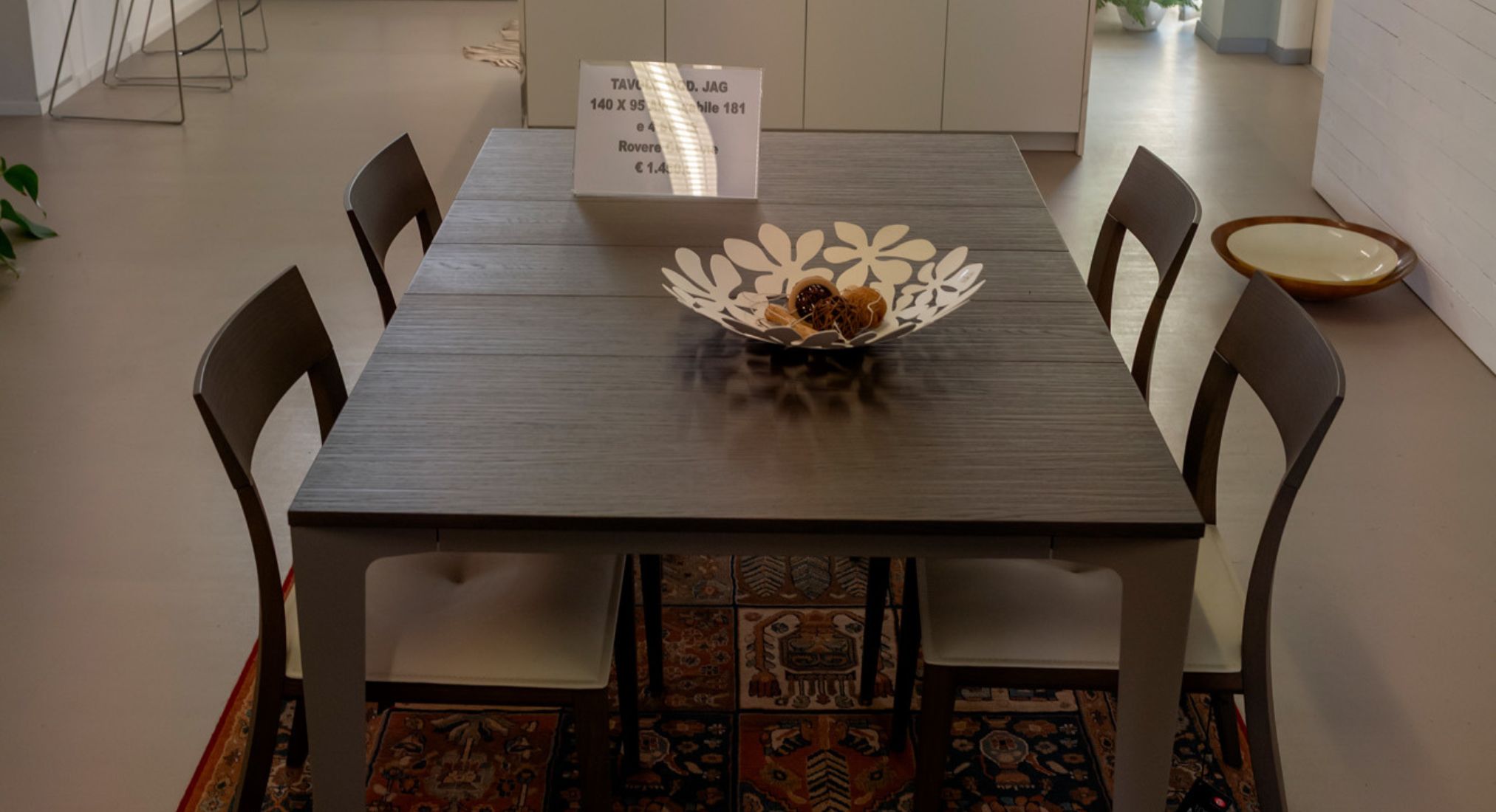 Tavolo modello Jag in legno rovere (2).jpg